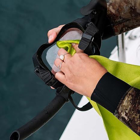 cleaning goggles